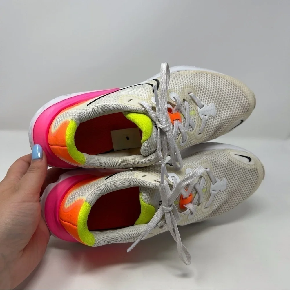Nike Renew Run Platinum Pink Blast Lace Up Athletic Sneakers Size 6.5 Y (EU 39)